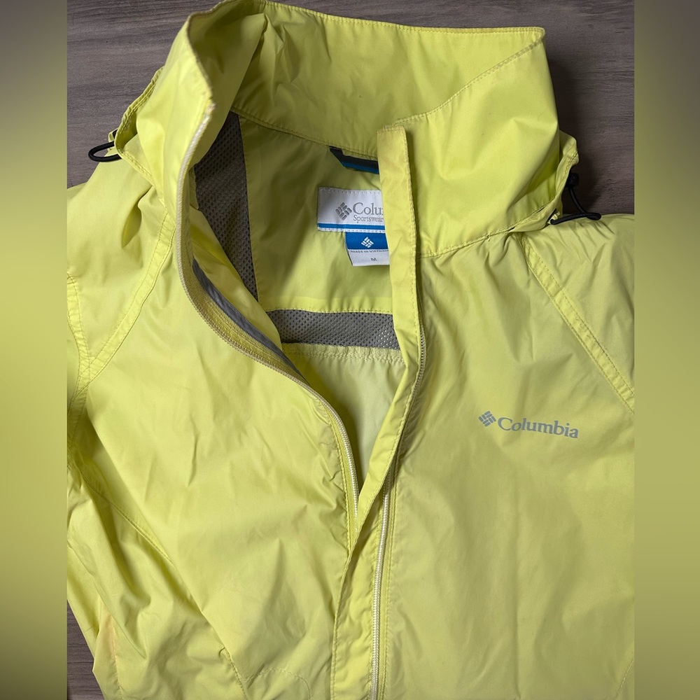 Columbia Light Weight Rain Jacket